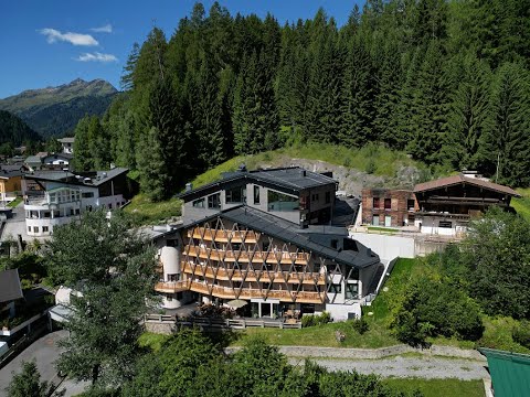 ARPURIA l hidden luxury mountain home: Wo Eleganz auf Natur trifft