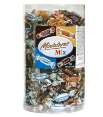 Miniatures Mix Schokoriegel Mars Snickers Bounty Twix 296 Riegel in einer Box 1 x 3 kg Amazon de Lebensmittel Getraenke