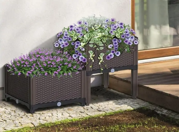 Outsunny Hochbeet, 2-teiliger Pflanzkasten mit Abflusslöchern, Blumenkasten im Rattan-Look, PP, Braun, 40 x 40 x 44 cm für 44,99€ inkl. Versand statt 57,90€
