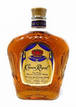 Crown Royal Blended Whisky 40 Vol. 0.7 Liter e1616241233626