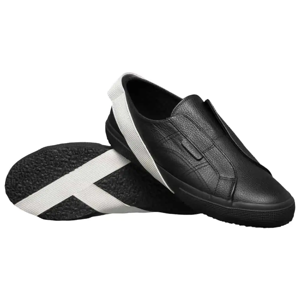 SUPERGA Leam Seok Herren Leder Sneaker (Größe 40-45, Weiß o. Schwarz) für 27,94 € inkl. Versand (statt 36,98 €)