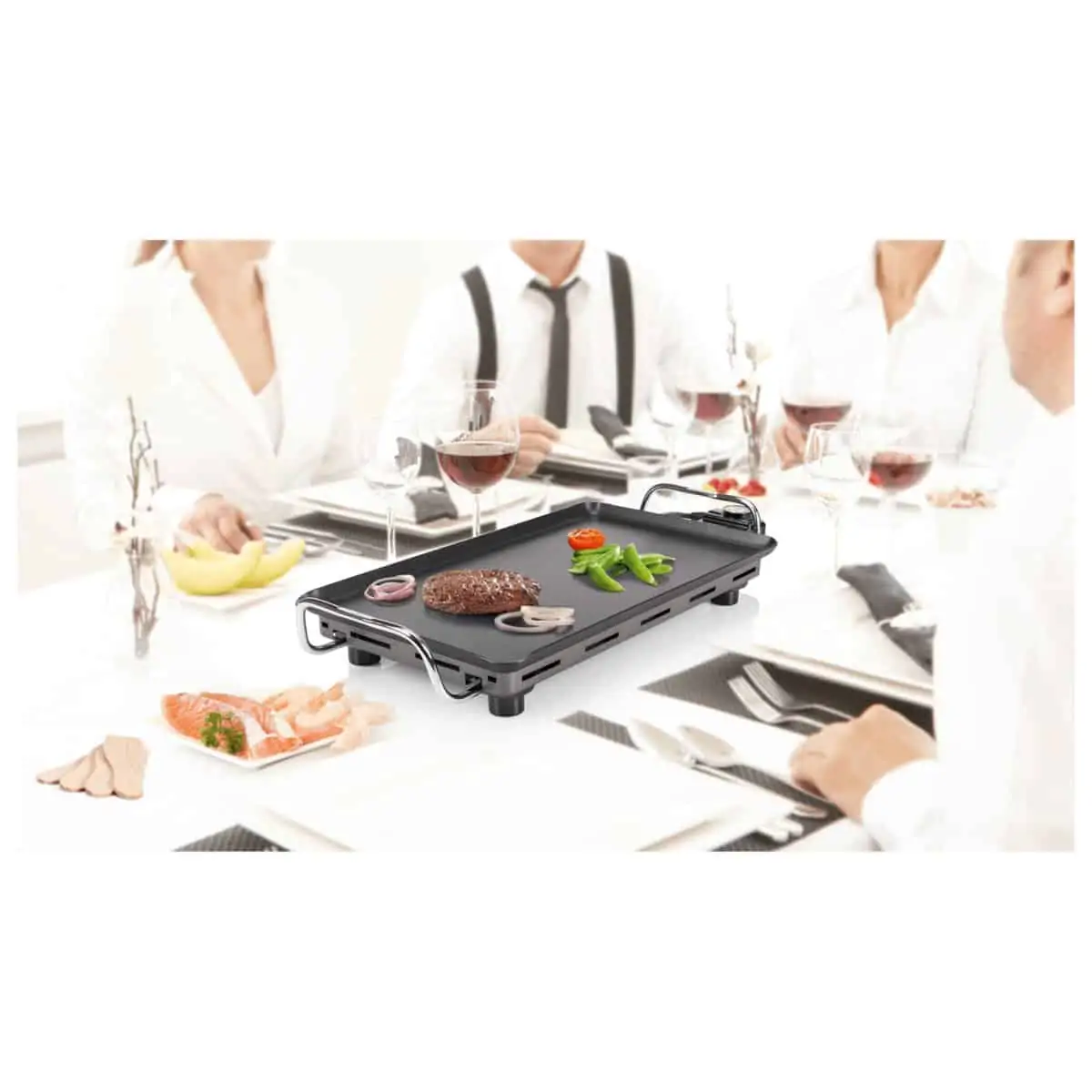 Princess 102300 Tischgrill Pro (2000W, 46x26cm Bratfläche, Antihaftbeschichtung, inkl. 4 Holzschabern) für 37,94€ inkl. Versand statt 46,19€