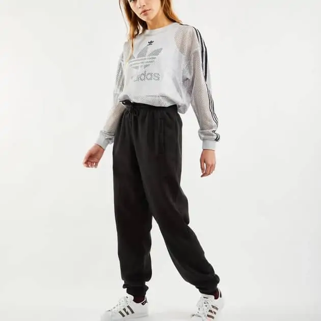 adidas Cosy Damen Jogginghose [Gr. 34 bis 40] für 29,99€ inkl. Versand statt 55€