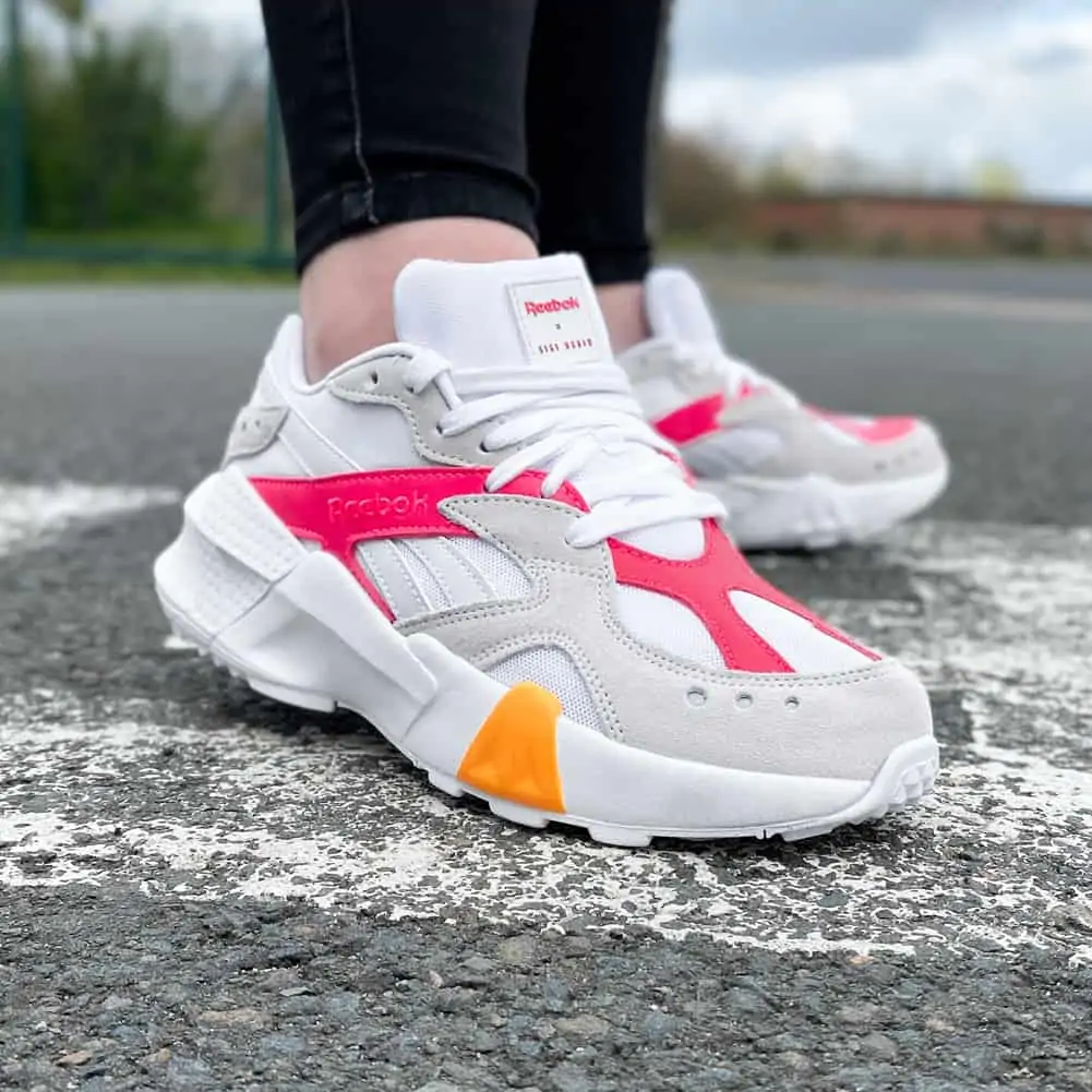 Reebok x Gigi Hadid Aztrek Sneaker [Gr. 35 bis 44,5] für 48,94€ inkl. Versand statt 65€