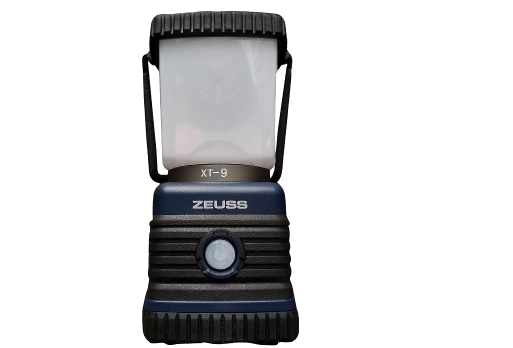 Zeuss XT-9 Dimmbare LED-Laterne (stoßfest, IP44: spritzwassergeschützt, Powerbank-Funktion) für 25,90 € inkl. Versand