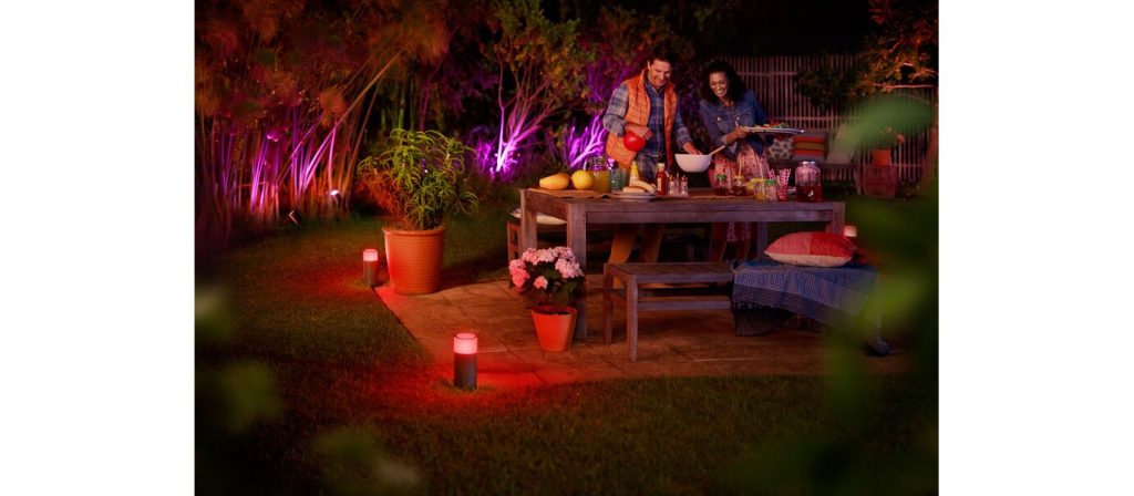 Philips Hue Led Sockelleuchte Basis Set Calla White And Color Ambience Im Garten