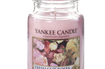 Amazon de Yankee Candle Duftkerze im Glas gross Fresh Cut Roses Brenndauer bis zu 150 Stunden