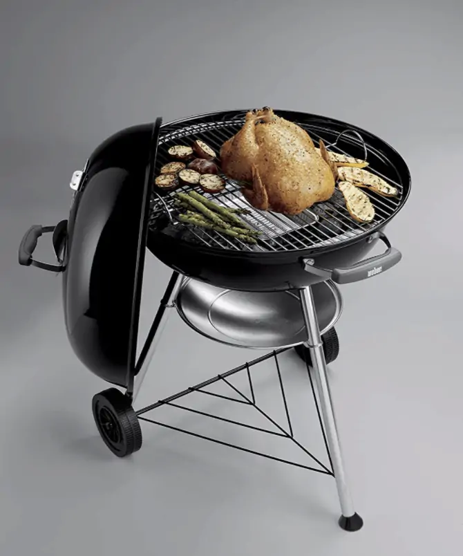 Weber Holzkohlegrill Compact Kettle mit Ø 47cm in Schwarz für 118€ inklusive Versand