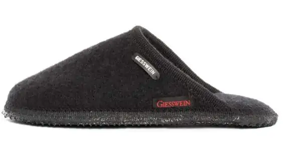 Giesswein Tino Hausschuhe in schwarz (Gr. 35, 37, 39, 41, 44, 45, 46) für 17,90€ [Prime] statt 29,90€