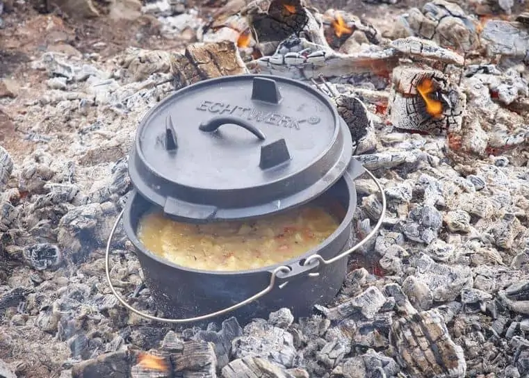 Echtwerk Schmortopf Dutch Oven aus Gusseisen (8 Liter) für 44,94€ inkl. Versand [mit Newsletter 39,99€] statt 67,90€
