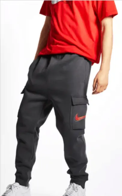 Nike Court Print Cargo Hose (Gr. XS – XL, Anthracite) für 29,99 € inkl. Versand (statt 49,99 €)