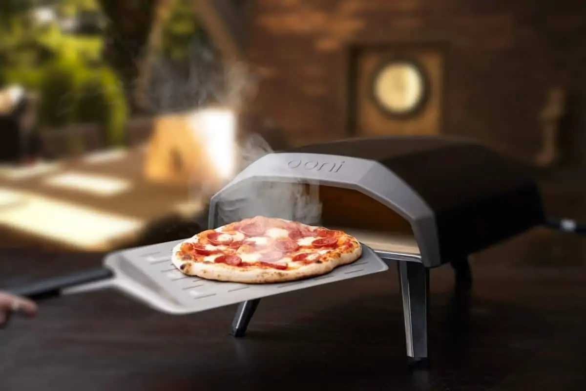 Ooni Koda 12 Pizzaofen inkl. Stoovis Hitzeschild für 338€ inkl. Versand statt 418€