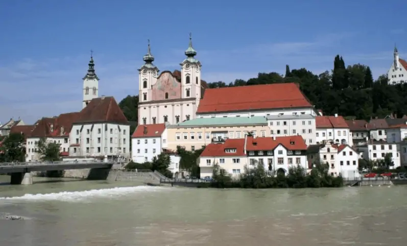 ÜN im 4* Vitus Steyr Hotel & SPA Suites inkl. SPA Suite Deluxe + Private Wellness + 4-gängiges Gourmet Dinner + Frühstück für 49,00 p.P.