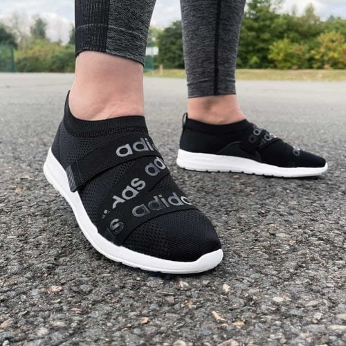 adidas Khoe Adapt X Damen Laufschuhe (Gr. 36 2/3 bis 41 1/3) für 31,94 € inkl. Versand (statt 52,46 €)