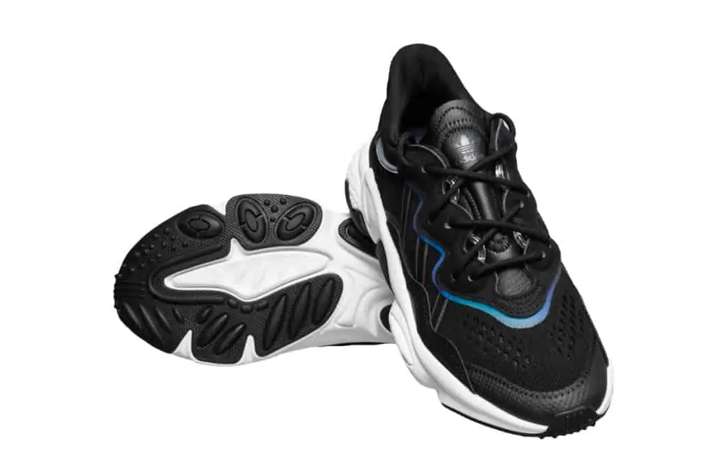 adidas Ozweego Sneaker „Core Black“ (Gr. 37 1/3 – 45 1/3) für 59,99 € inkl. Versand statt 71,94 €
