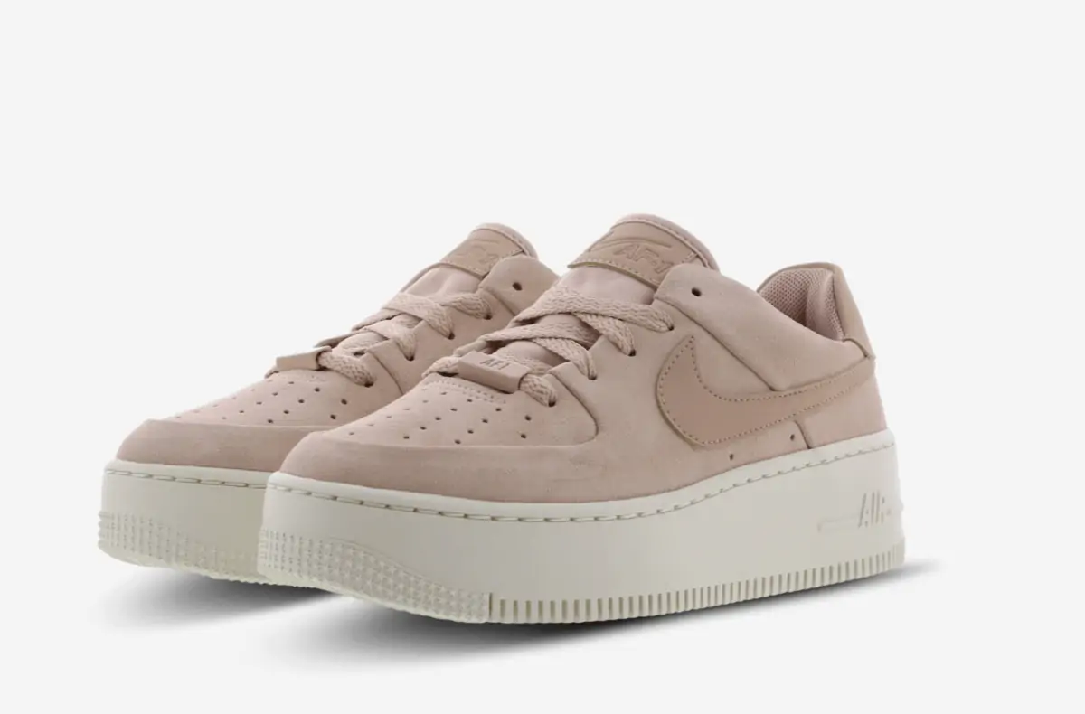 Nike Air Force 1 Sage für 59,99 € inkl. Versand (statt 97,90 €)