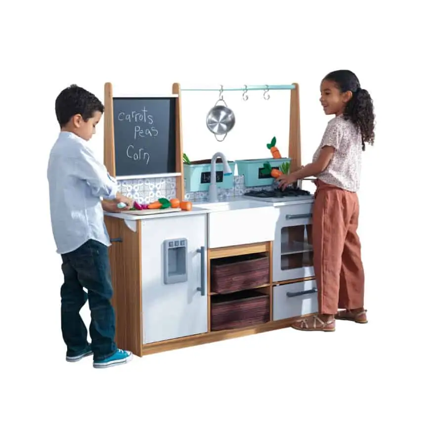 Kidkraft Spielküche Bauernhaus (18-teiliges Zubehör- und Lebensmittel-Spielset) für 139,99 € inkl. Versand statt 165,51 €