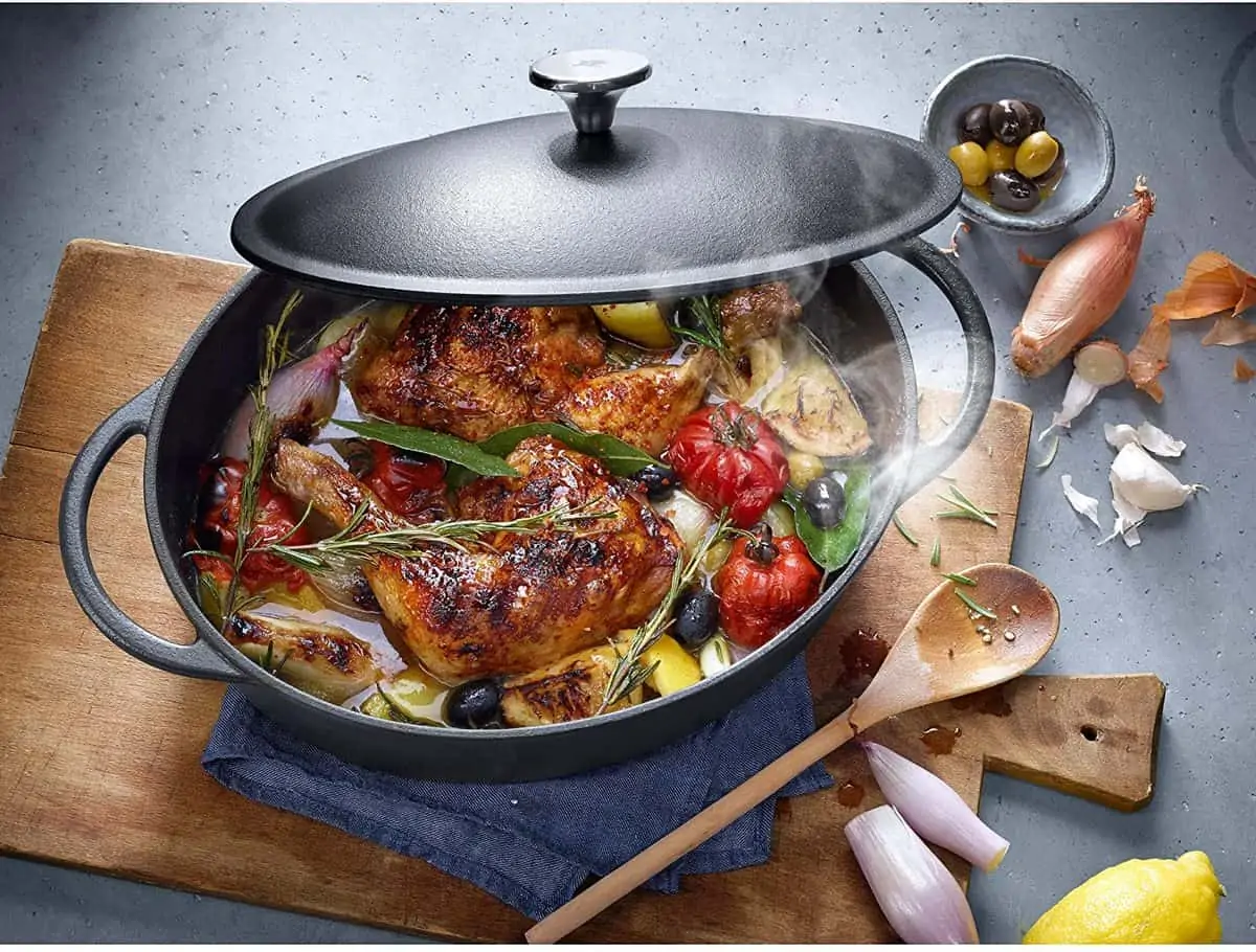 WMF Bräter Induktion (30 x 23,5 cm, Schmortopf 5,0l, Auflaufform, Gusseisen emailliert, backofenfest) für 79,99 € inkl. Versand statt 111,10 €