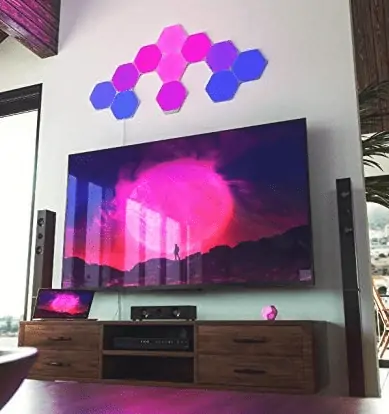 Nanoleaf Shapes Hexagons Starter Kit – 5 Panels für 84,99 € inkl. Prime-Versand (statt 113,99 €)