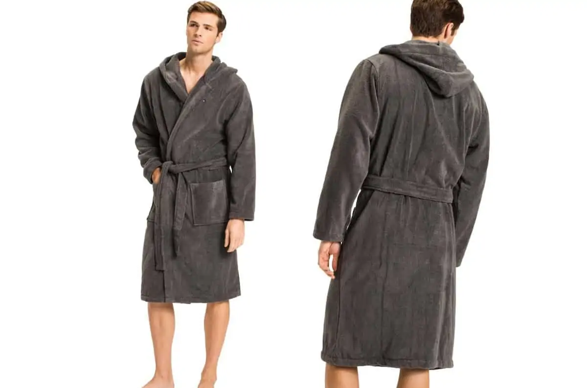 Tommy Hilfiger Herren Bademantel Icon Hooded Bathrobe in dunkelgrau (Gr. S bis XL) für 49,95 € inkl. Versand statt 62,99 €