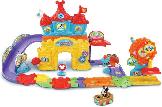 Vtech TUT Baby Mickys magisches Wunderland Mickey Friends Flitzer e1639579731955