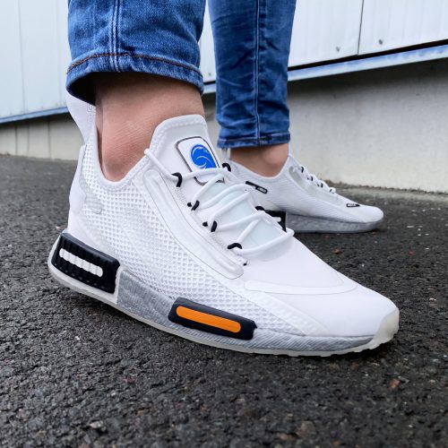 adidas Originals NMD_R1 x NASA Spectoo BOOST Sneaker (Gr. 36 bis 40) für 48,43 € inkl. Versand