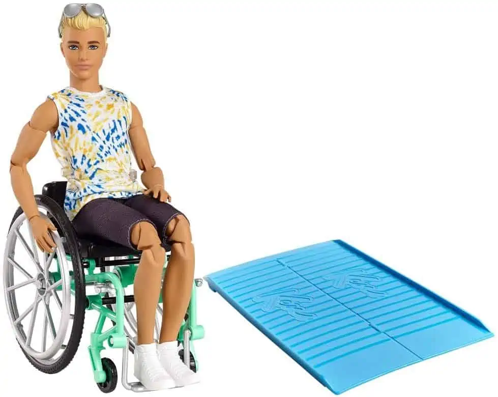 Barbie GWX93 – Ken Puppe mit Rollstuhl und Rampe für 13,88 € [Prime] statt 20,39 €