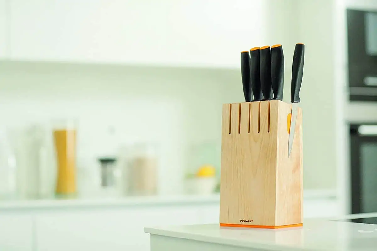 Fiskars Design-Messerblock mit 5 Messern für 35,90 € inkl. Versand statt 54,99 €