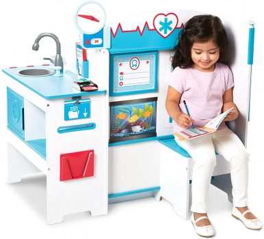 Melissa Doug Doctor Activity Centre Spielzeugset e1645433660149