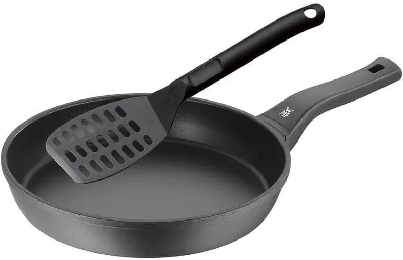 WMF PermaDur Premium Pfanne (28 cm) mit Wender für 57,99 € inkl. Versand statt 69,50 €