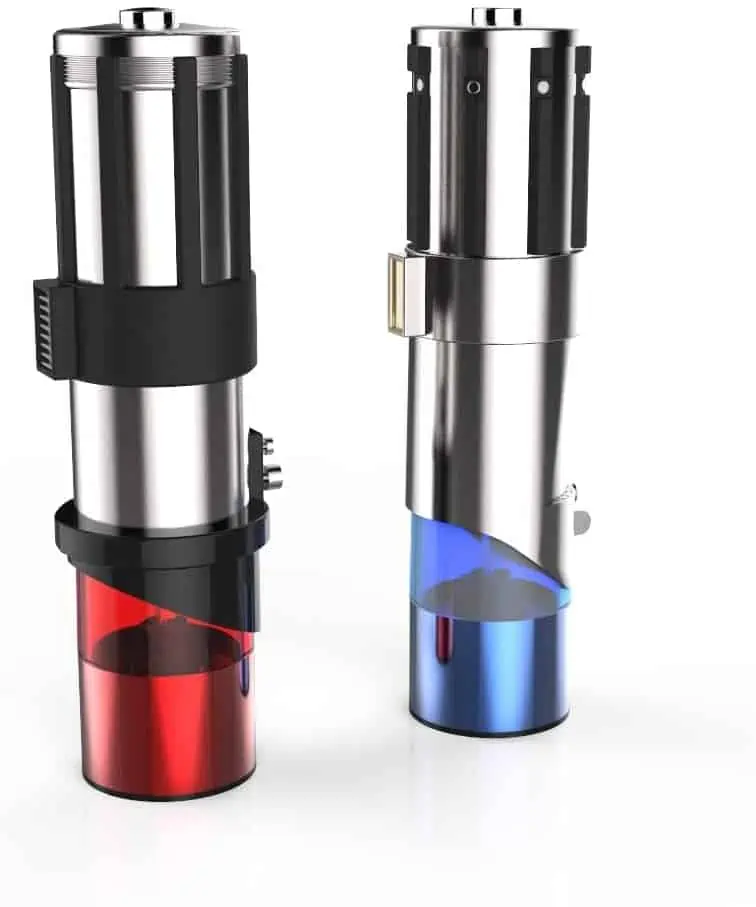 Star Wars Elektrische Salz- und Pfeffermühle als „Lichtschwerter“ für 41,24 € inkl. Versand statt 56,21 €