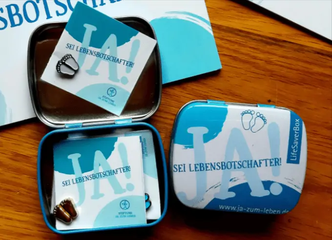 Gratis Artikel: Füßenanstecker, Stofftaschen, Metallbox, Lineal, Kinderbuch, Aufkleber