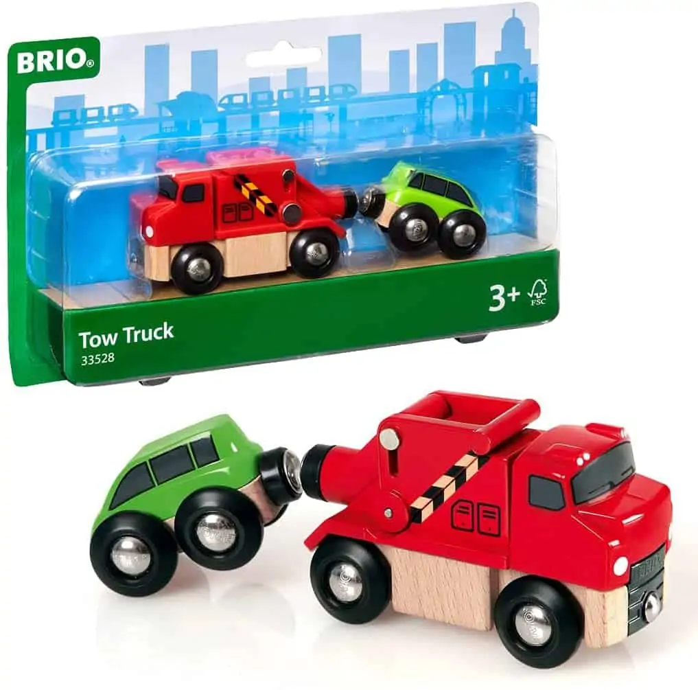 BRIO Bahn 33528 – Abschleppwagen mit Auto für 9,90 € [Prime] statt 14,85 €