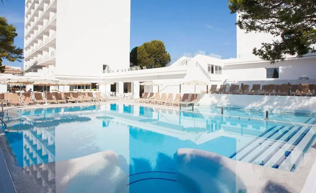 Auszeit auf Mallorca 🔥7 Tage im 4* Grupotel Farrutx Hotel inkl. Frühstück, Flug, Transfer & Zug zum Flug ab 267€
