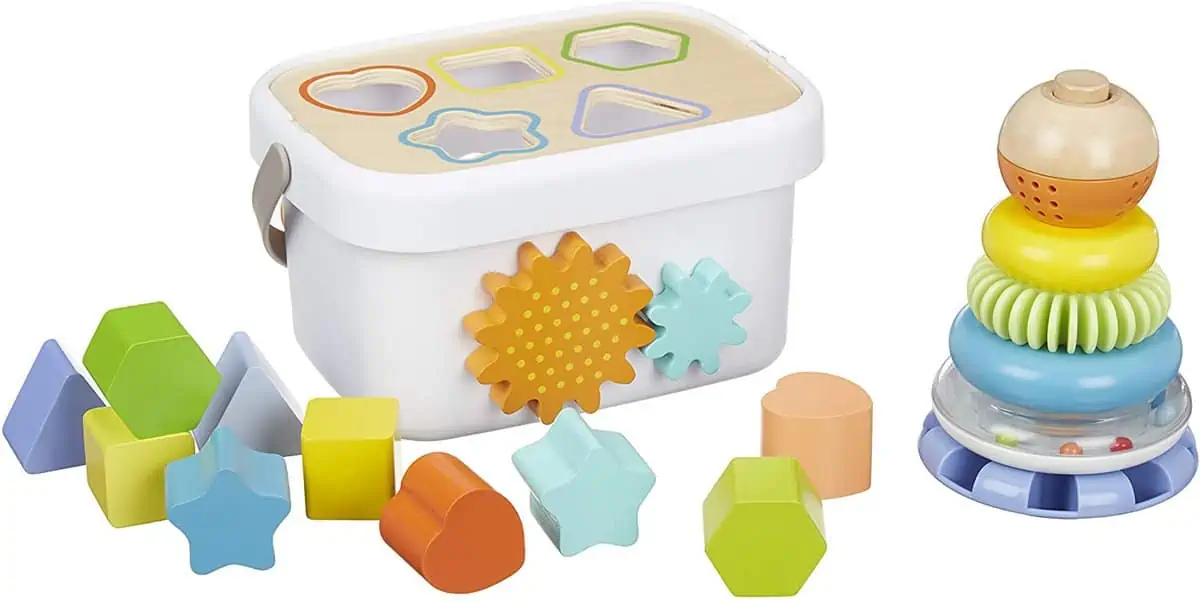 Amazon Basics – Klassisches Spielzeug-Set aus Holz mit Formensortierspiel und Regenbogen-Stapelspiel für 9,32 € [Prime] statt 15,31 €