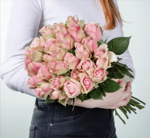 Blume2000: 30 Edelrosen für 12,99 € inkl. Versandkosten
