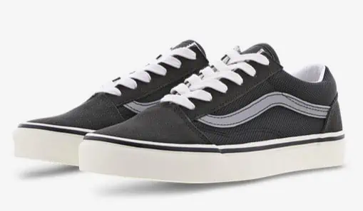 Vans Old Skool Futurism [Gr. 35 bis 39] für 29,48 € inkl. Versand statt 54,99 €