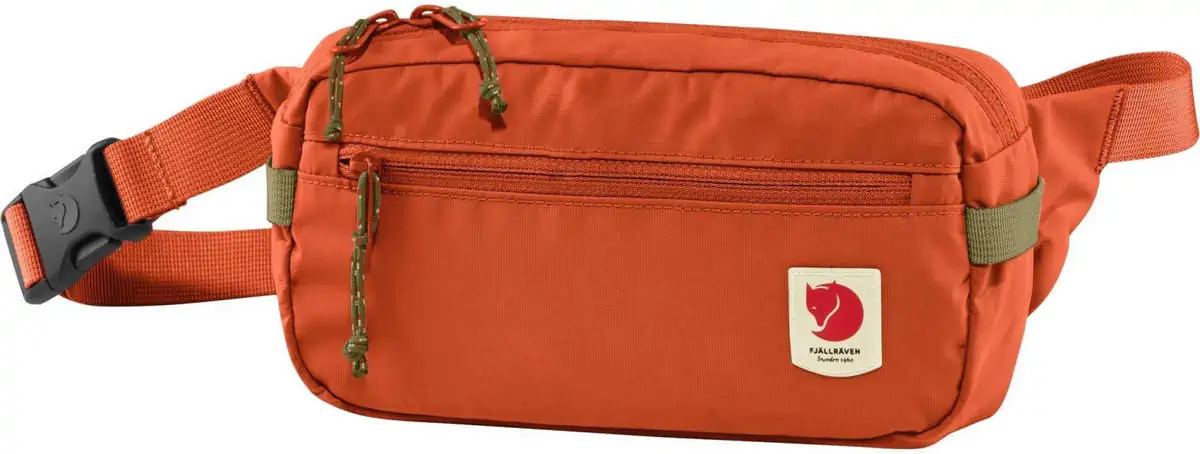 Fjällräven High Coast Hip Pack in rowan red (1,5l Volumen, mit 2 Reißverschlussfächer) für 24,94 € inkl. Versand statt 36,00 €