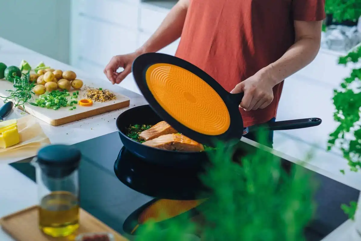Fiskars Spritzschutz (Ø 30 cm) für 12,60 € [Prime] statt 20,30 €