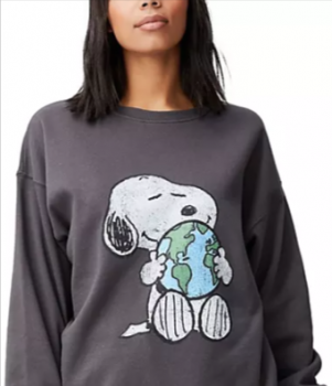 Cotton On – Sweatshirt in Grau mit Snoopy Print ASOS