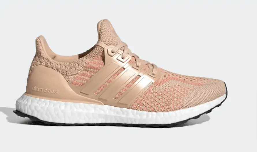 adidas Ultraboost DNA 5.0 Damen Laufschuhe (Gr. 37 – 40) für 64,00 € inkl. Versand (statt 130,00 €)