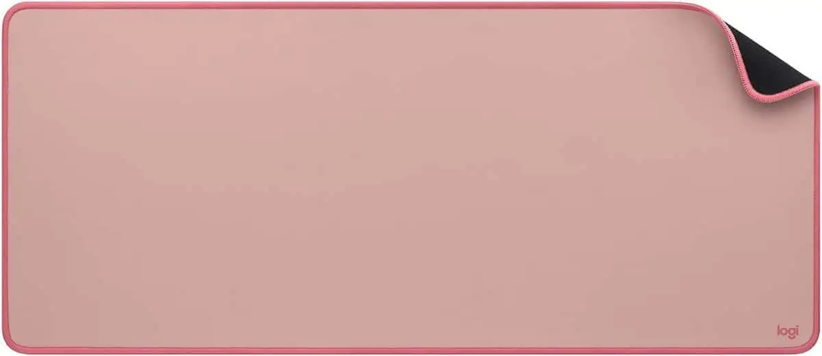 Logitech Desk Mat Studio Series in Rosa oder Lila (70x30cm, spritzwassergeschützt) für 9,69 € [Prime] statt 15,89 €
