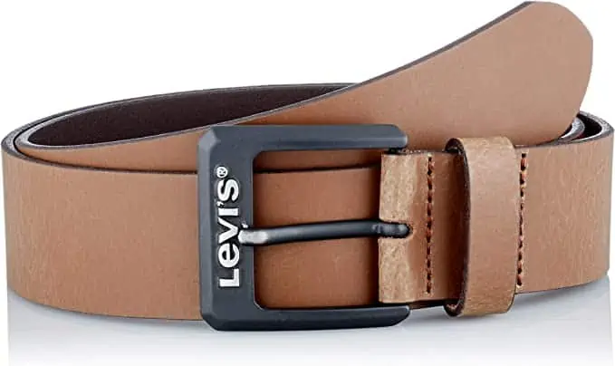 Levi’s Herren Contrast Gürtel in braun (Gr. 80 – 90 & 110 cm) für 15,99 € [Prime] statt 26,48 €