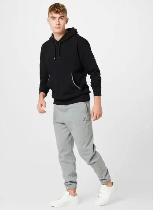 Nike Jordan Essential Cuffed Pants Jogginghose für 25,96 € inkl. Versand (statt 49,40 €)