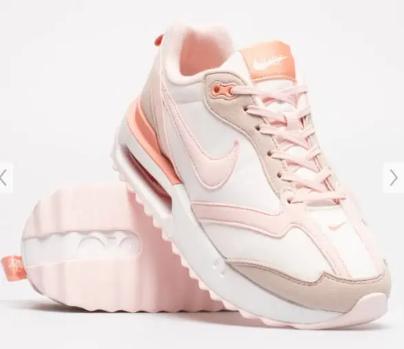 Nike WMNS Air Max Dawn Damen Sneaker (Gr. 36,5 bis 40) für 63,49 € inkl. Versand (statt 90,00 €)