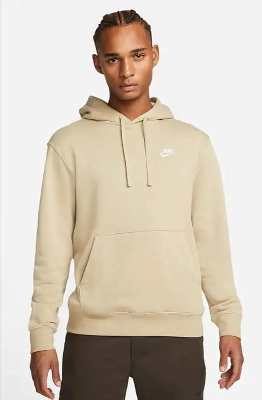 Nike Sportswear Club Fleece Hoodie (4 Farben Gr. XS bis 3XL) für je 29,97 € inkl. Versand