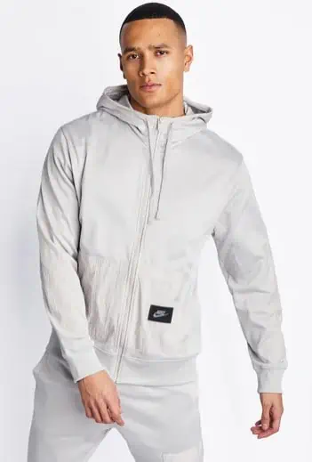 Nike Sportswear Spu Full-Zip Hoody (Gr. XS bis XXL) für 37,49 € inkl. Versand (statt 54,99 €)