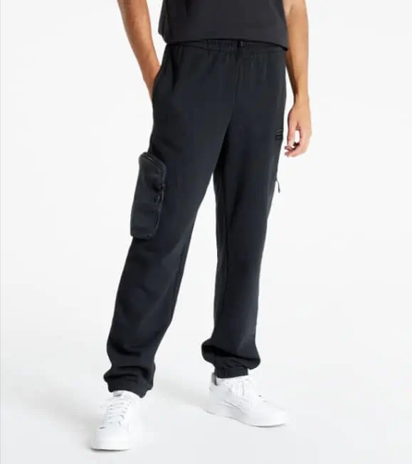 Adidas RYV Cuffed Sweatpants (Gr. S bis XXL) 28,94 € inkl. Versand (statt 54,00 €)