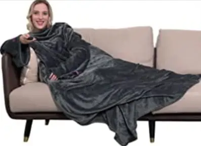 Winthome Kuscheldecke mit Ärmeln, Decke Weich Kuschelig Warm für 13,99 € inkl. Prime-Versand (statt 25,99 €)