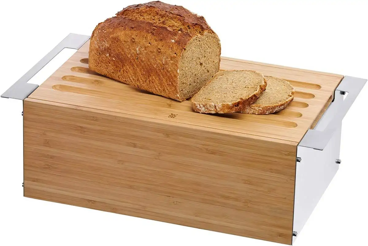 WMF Brotkasten Gourmet Brotbox mit abnehmbarem Schneidbrett (43 x 25 cm) für 59,99 € inkl. Versand [nur noch 17 Stück verfügbar] statt 73,08 €